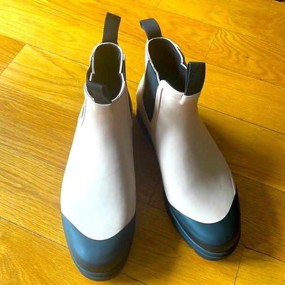 Everlane The Rain Boot Black Pink 10 - Picture 5 of 12